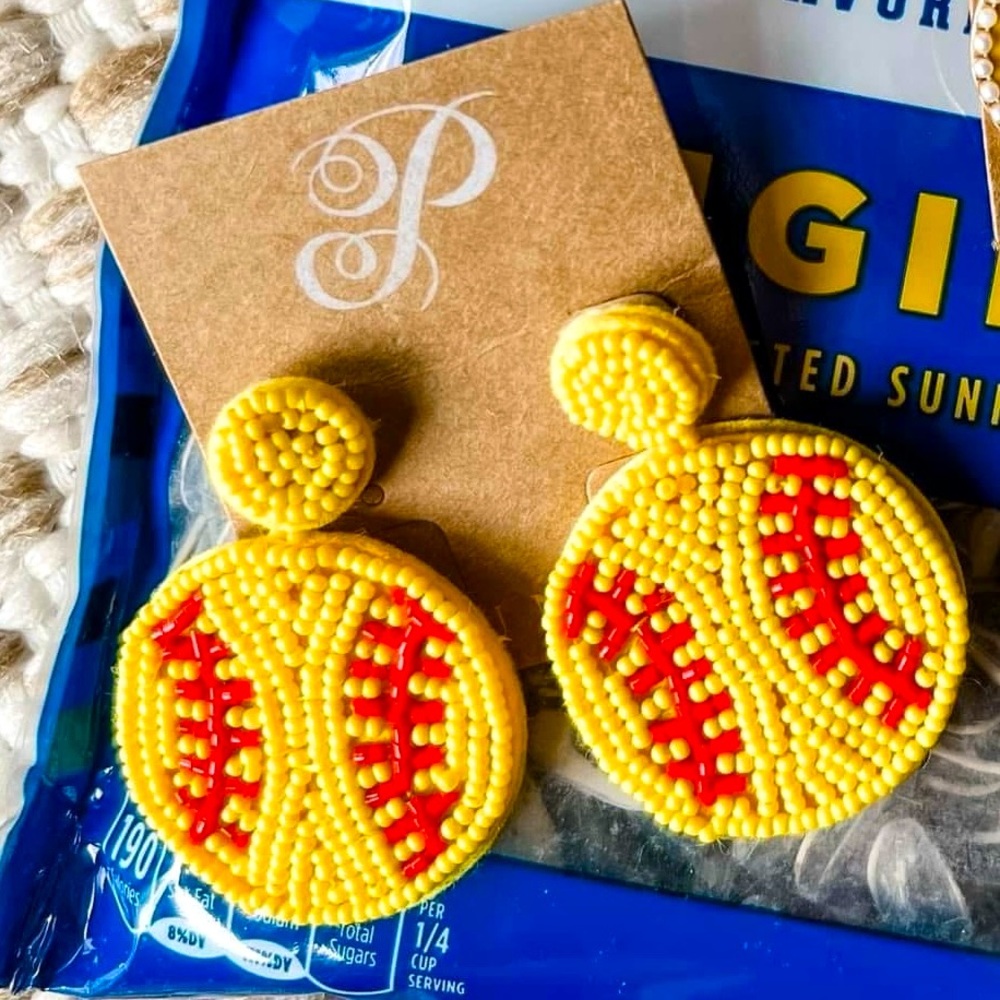 NEW Beaded Softball Earrings 🥎 - Picture 1 of 6